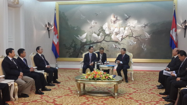 广西壮族自治区人民政府副主席张晓钦代表团一行访柬
