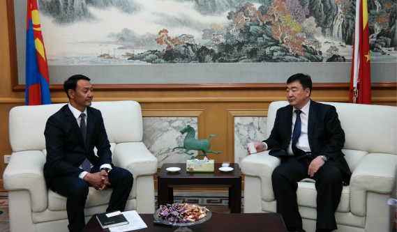 邢海明大使会见蒙古建筑与城市建设部副部长勒